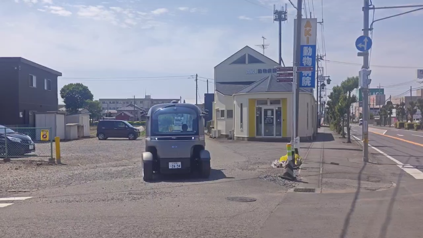 SoftBankの完全子会社であるBoldly株式会社より注文受付し、独自開発した自動運転システムをRoboBusに搭載し、日本でデプロイ完了